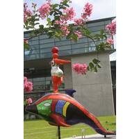 海豚上的娜娜(妮基‧桑法勒)
Nana on a Dolphin / Niki de Saint Phalle