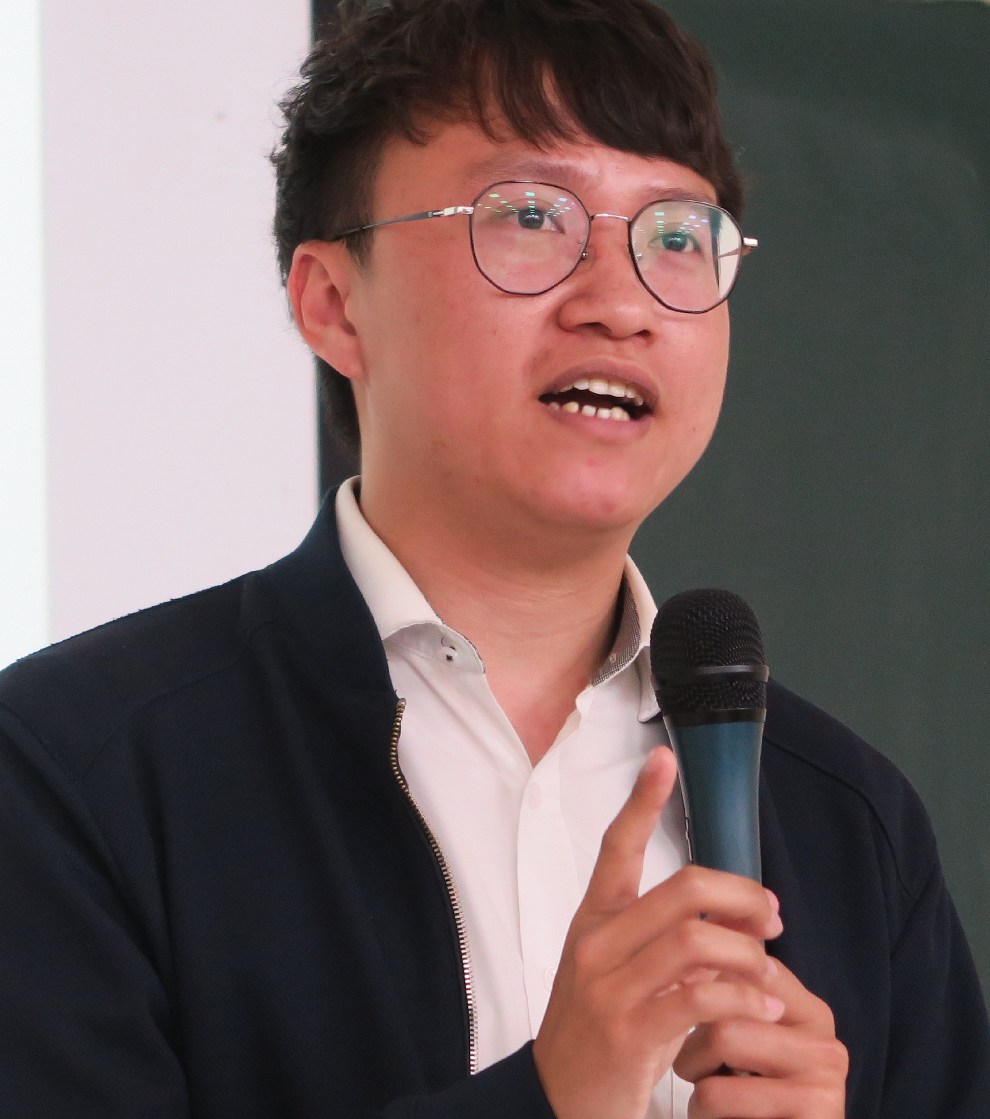亞大產學處邀創業達人郭培聖，分析現今創業生態。