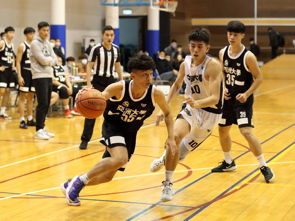 亞大男籃參加全國大專籃球聯賽