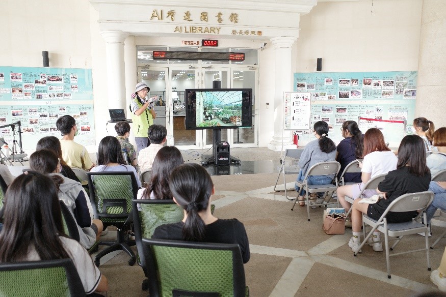 亚大图书馆配合「SDGs学习月」，举办主题书展、讲座。