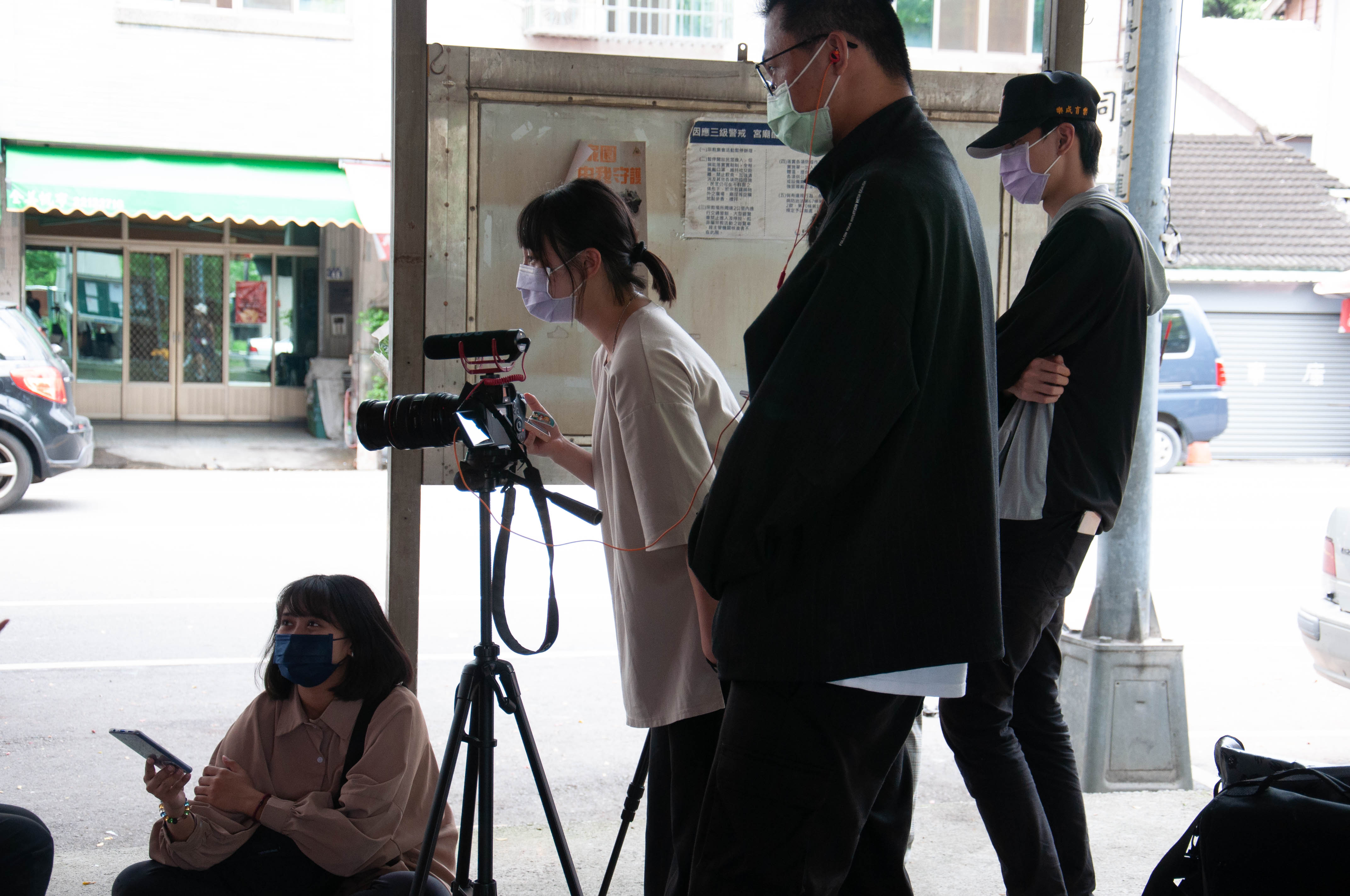 圖為資傳系大一系課程「動態攝影與剪輯」，與台中市大屯社區大學合作，完成了13部作品。
