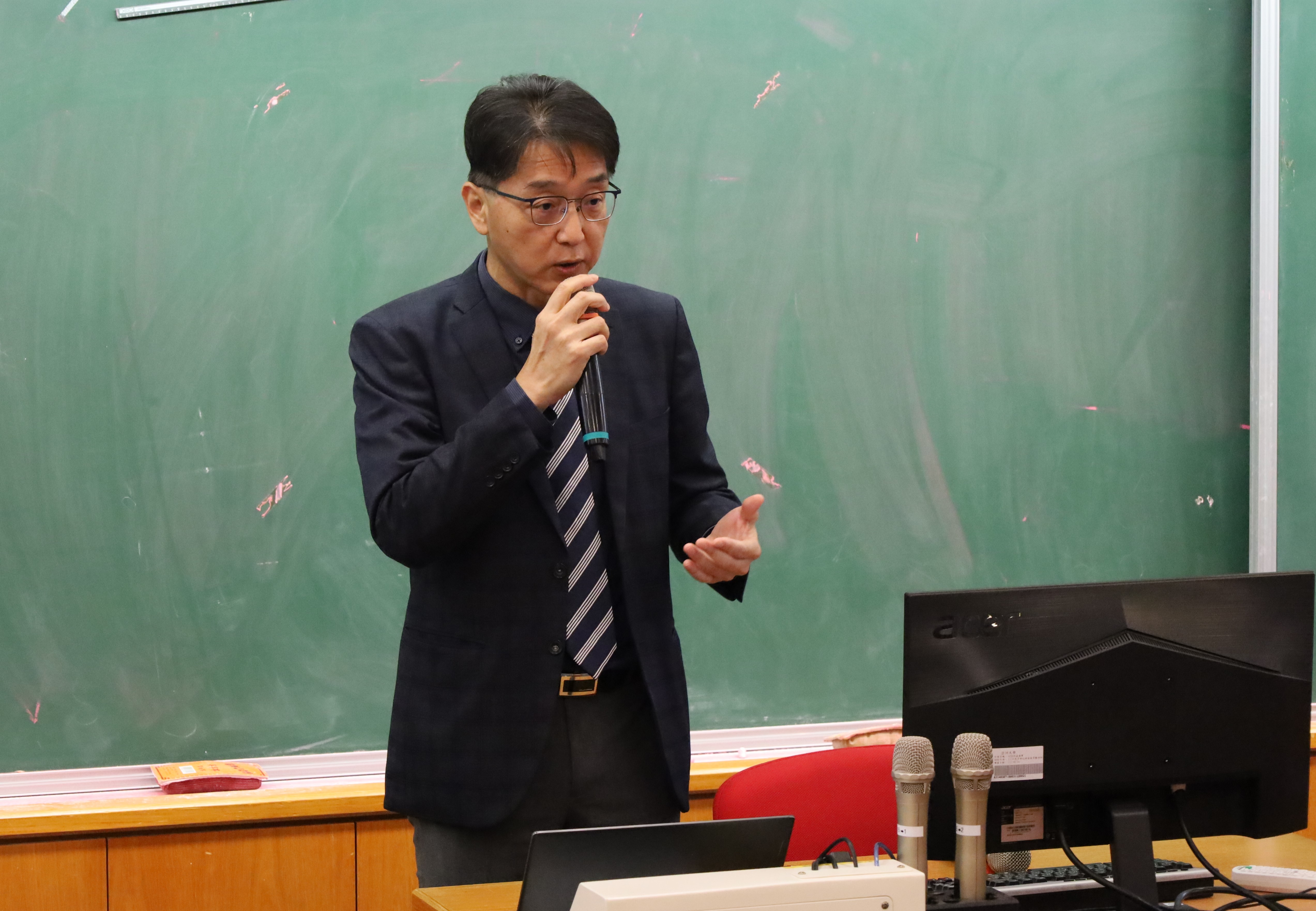 图为瑞思资讯暨翔棋科技执行副总袁绍清指出，无人机产业希望透过产学互动、技术转移培育人才。