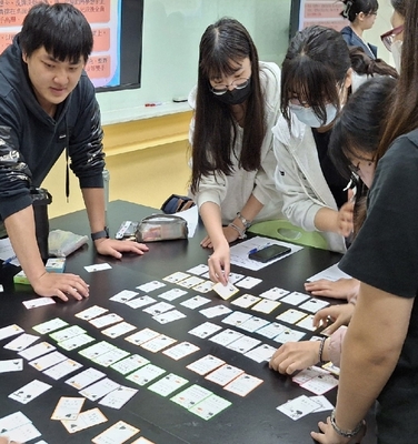 亞大護理學獲教育部補助,深耕職輔教育有成 亞大護理學獲教育部補助,深耕職輔教育有成