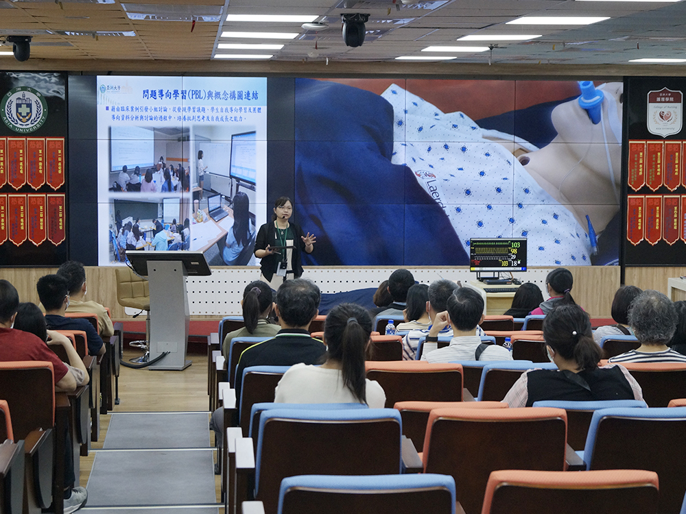 護理學院智慧教室上課圖 護理學院智慧教室上課圖