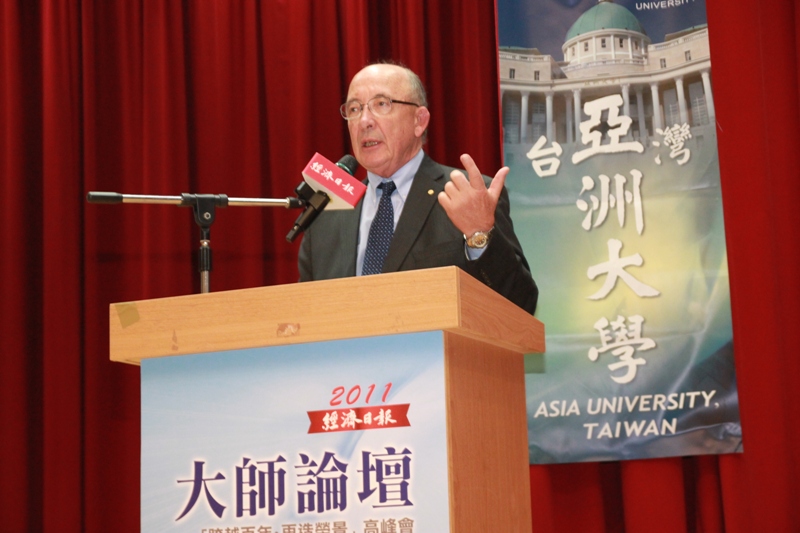 諾貝爾大師摩坦森博士在亞洲大學演講