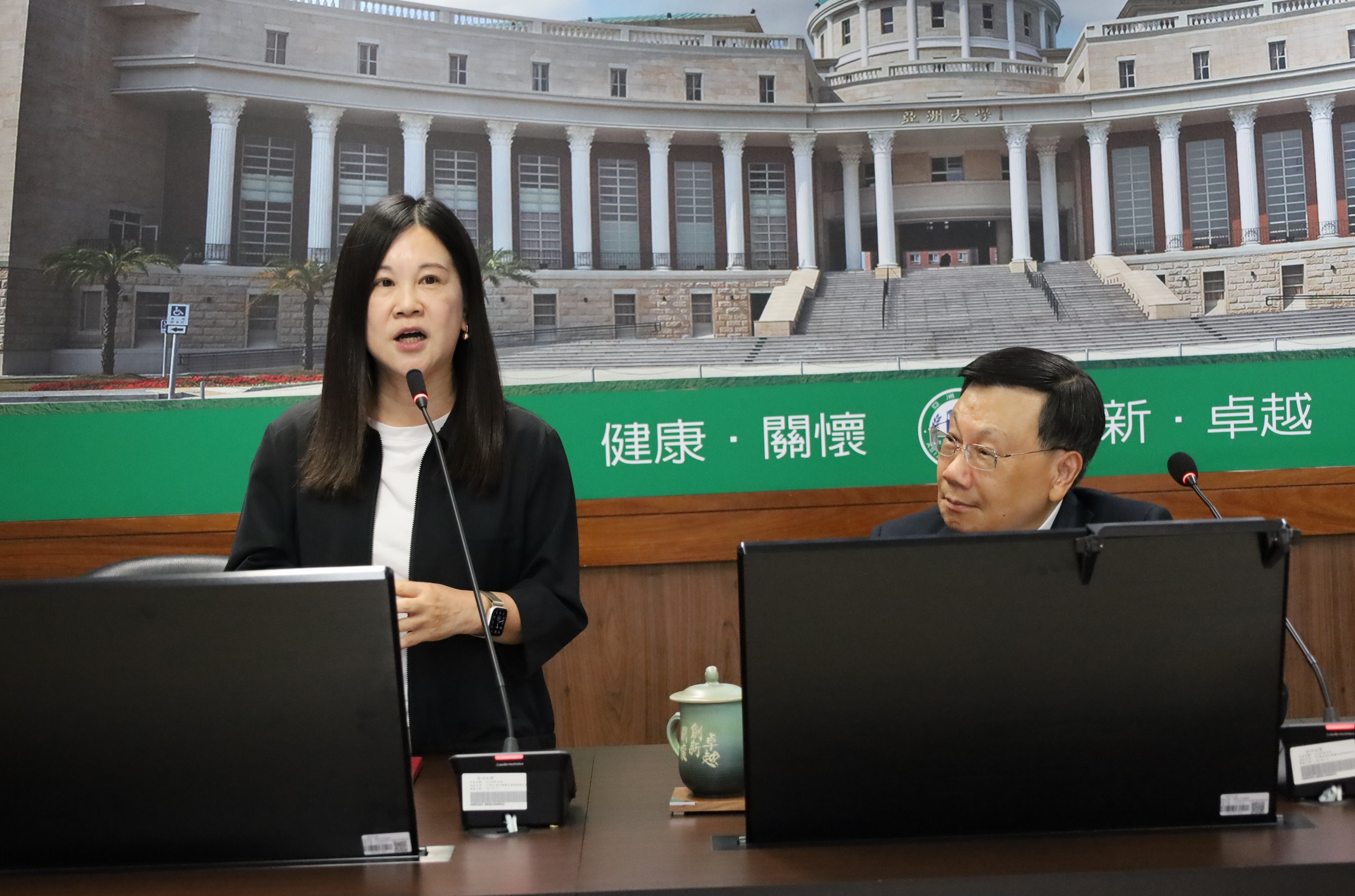 104人力銀行副總經理張寶玲說,亞大追求卓越,雙方合作相信能為社會帶來貢獻、影響力。