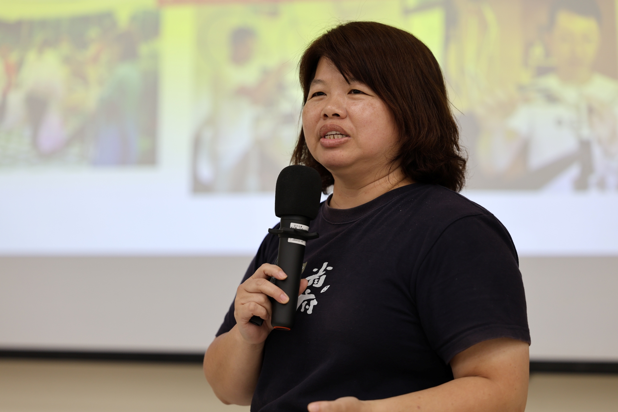 省府日常散策創辦人朱怡甄以「原來設計也可以這樣用：走進地方，走向幸福」為題，與亞大師生分享地方創生。