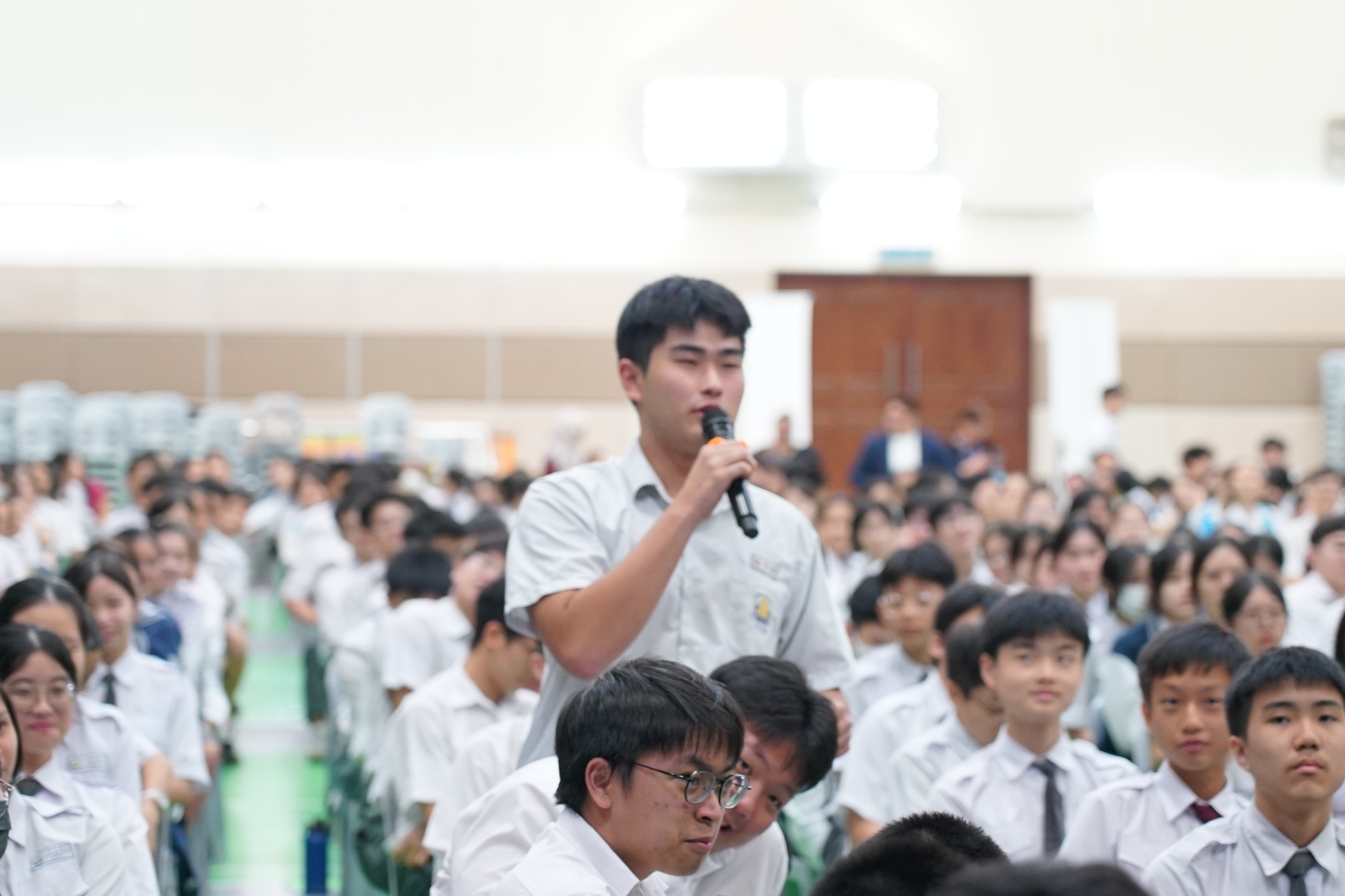 鍾靈獨中學生踴躍舉手，針對 AI 發展趨勢與職涯轉型提出深度見解。