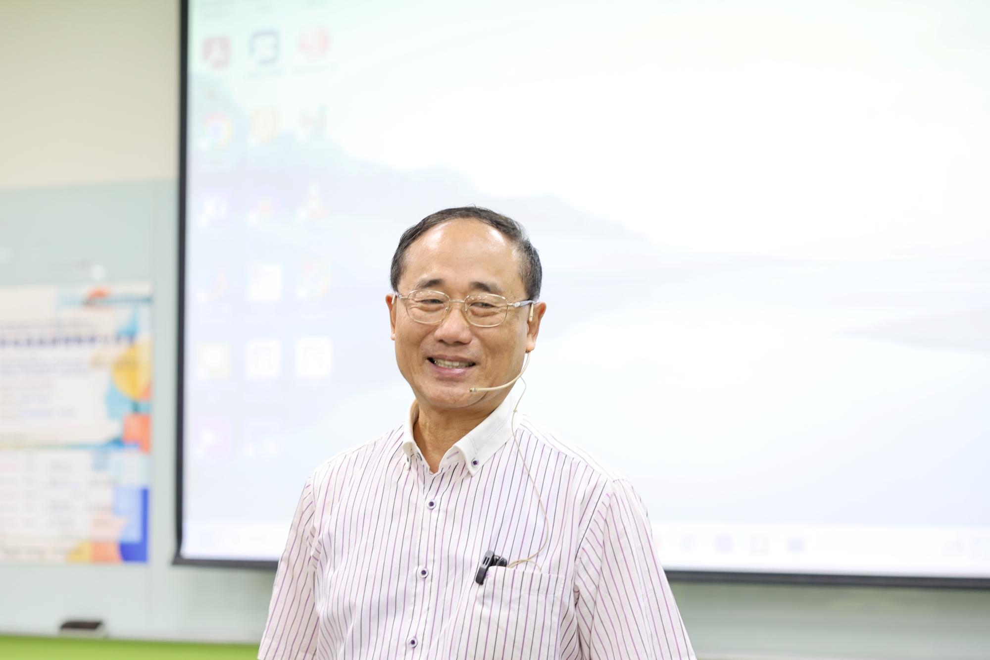 宜邦永續管理顧問公司李慶民總經理以「當大學課堂遇見AI：跨域教學的無限可能」為題，帶領教師從概念發想走向實際操作。
