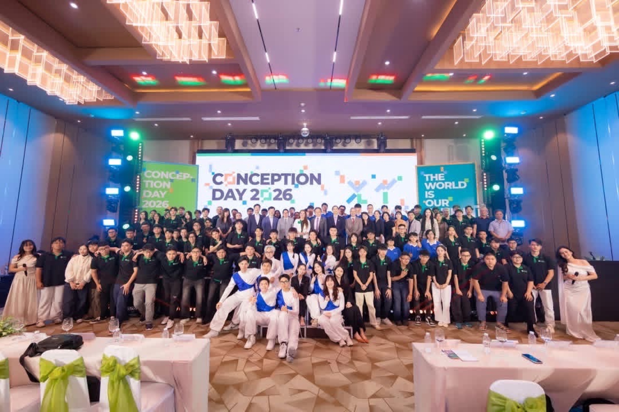 AU-Vietnam Ho Chi Minh City campus held the ASia Conception Day 2026 opening ceremony at Capella Park View. All faculties, students, parents, and AU representatives enthusiastically took the stage for a group photo, wishing freshmen success in their first step toward international study
